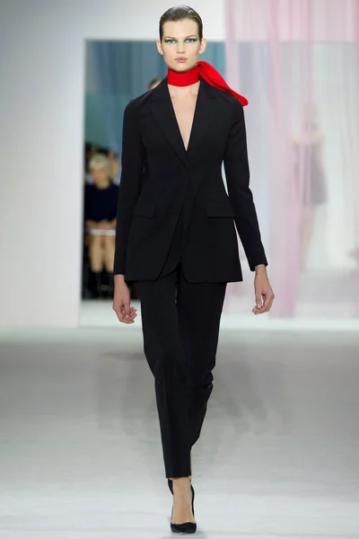 Look 3